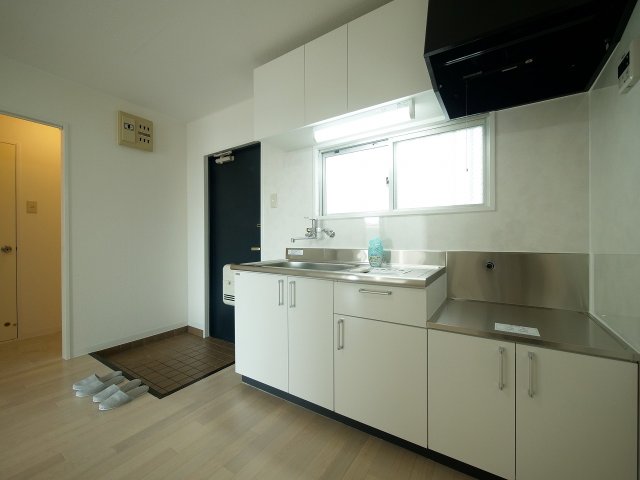 キッチン　※写真は別の部屋のものです。