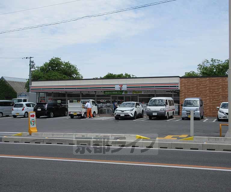 コンビニ　セブンイレブン 大津鏡が浜店（コンビニ）まで150m