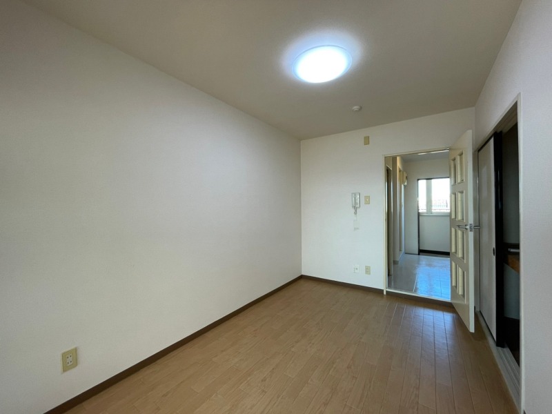 居室・リビング　※反転部屋参考写真