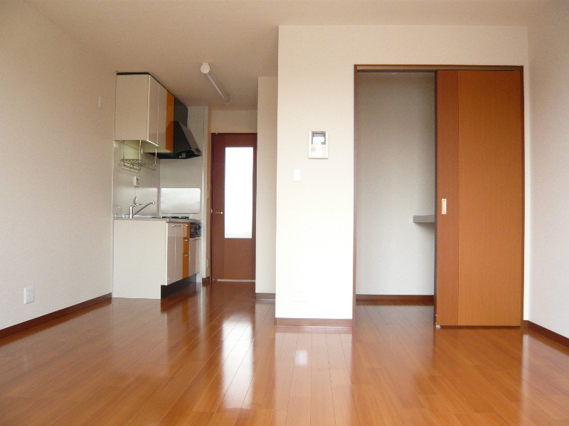 居室・リビング　室内写真は201号室参照