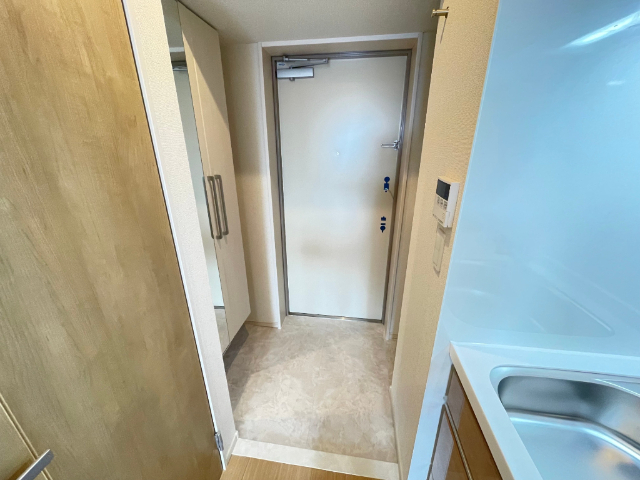 玄関　下駄箱付きの玄関です