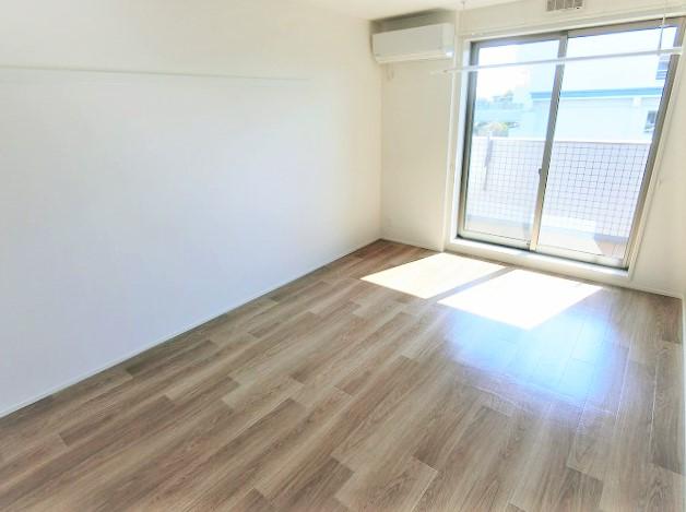 居室・リビング　反転タイプあり（画像は２号室）