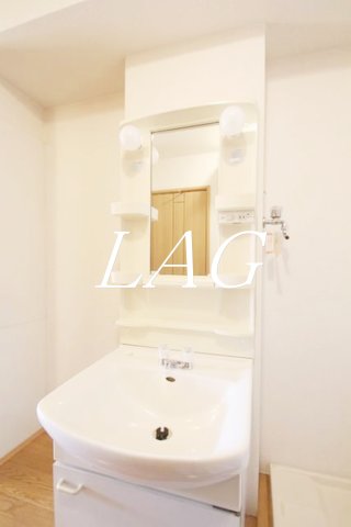 洗面設備　独立洗面台です。