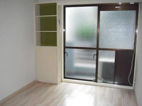 居室・リビング　こちらの居間で趣味の時間をお楽しみください