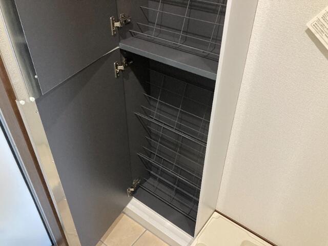 収納　シューズボックス