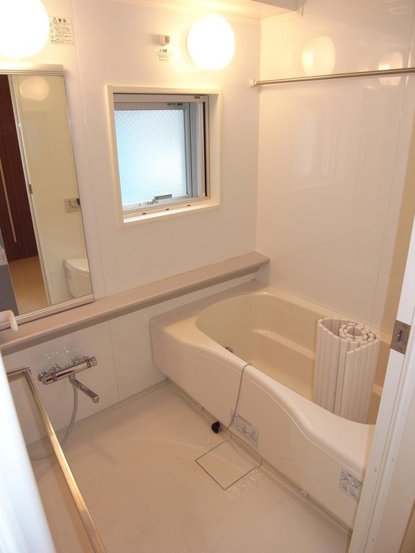 バス・シャワールーム　写真は同タイプ住居です。