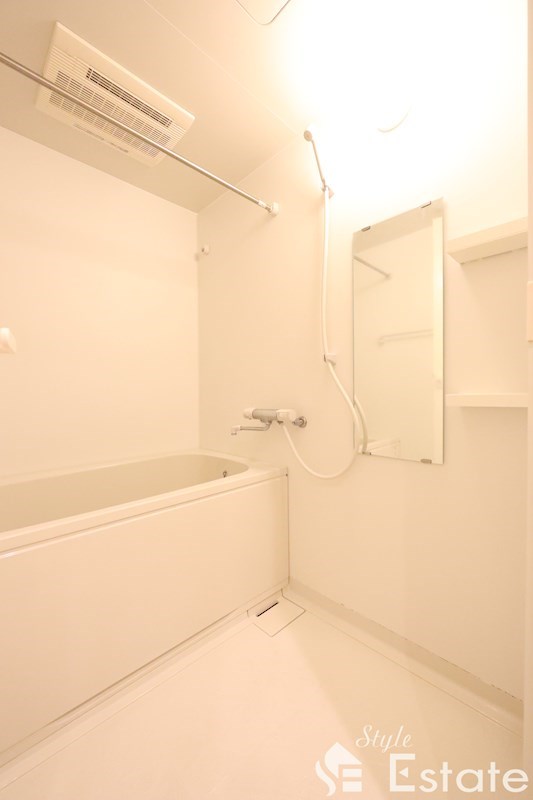 バス・シャワールーム　バスルーム