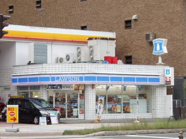 コンビニ　ローソン（コンビニ）まで121m