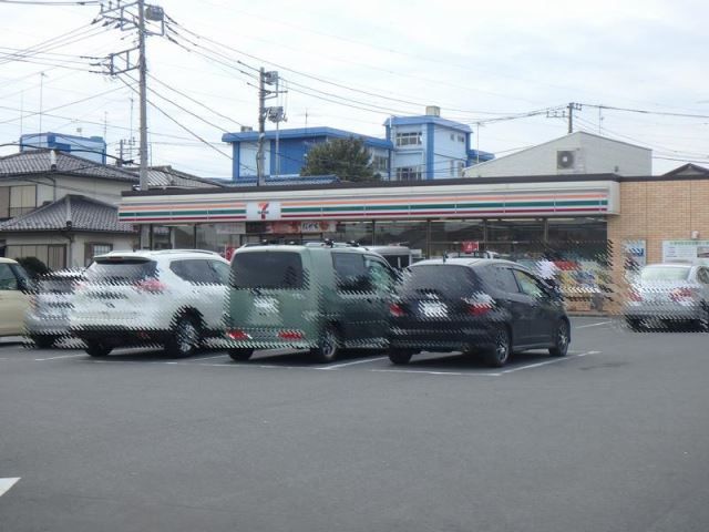 コンビニ　セブンイレブン（コンビニ）まで120m