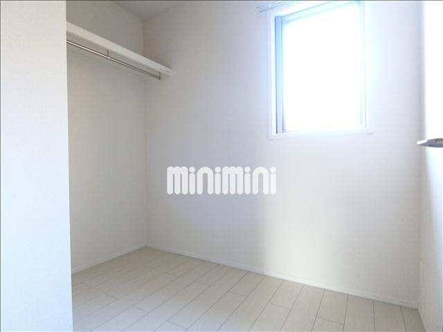 その他　２．４帖のサービスルームは寝室としても使えます。（参考写真）