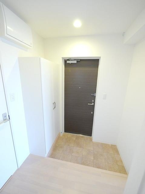 玄関　レジェンダリーコート赤羽　北区赤羽2