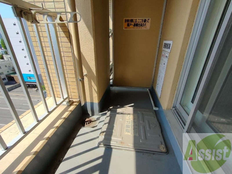 バルコニー　バルコニーが広くプチガーデニングも出来そうですね～。