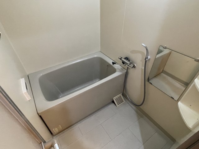 バス・シャワールーム　お風呂で日々の疲れを落としましょう