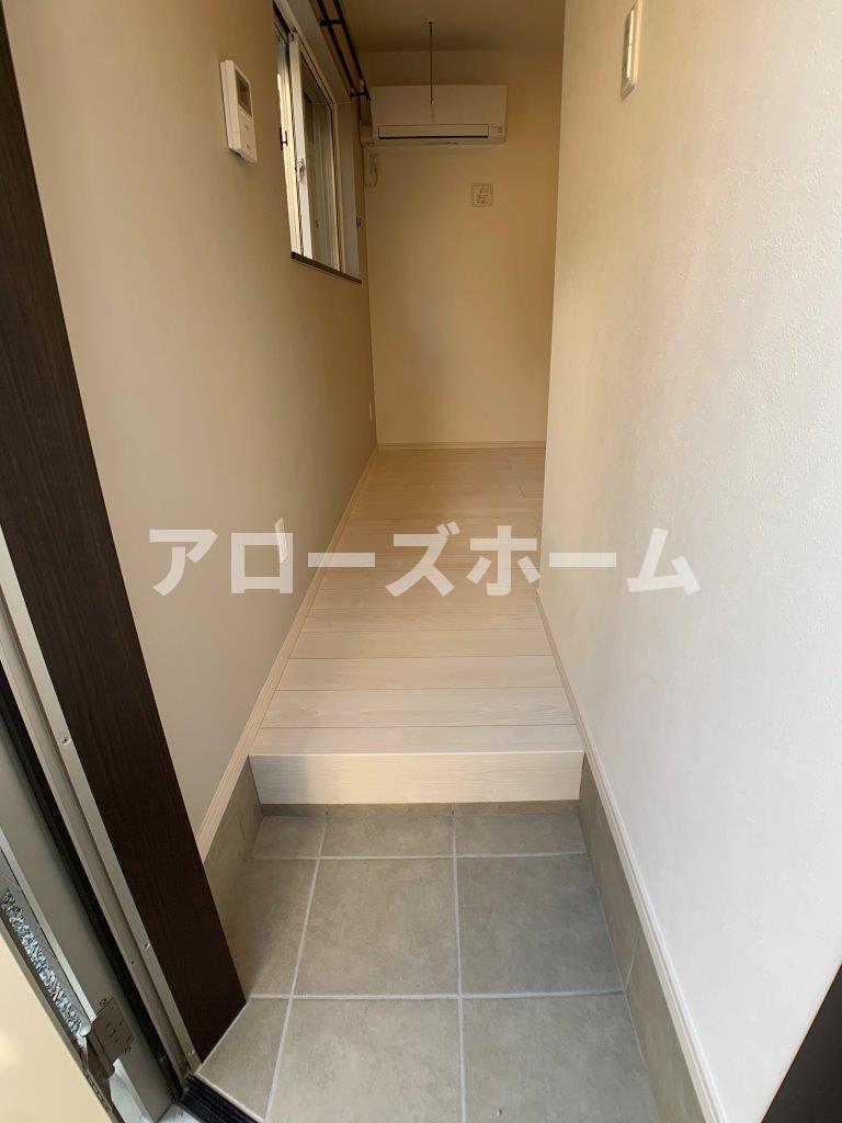 玄関　室内写真は別棟イメージです。