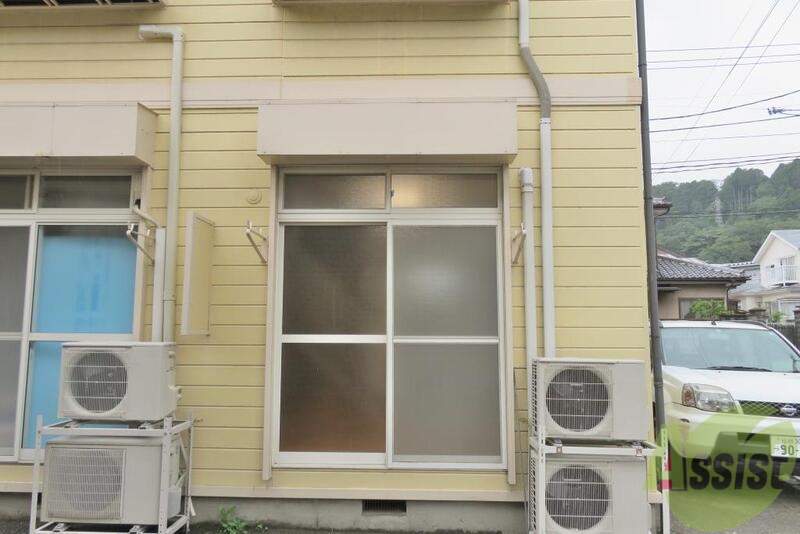 バルコニー　お部屋を外から見た写真になります。