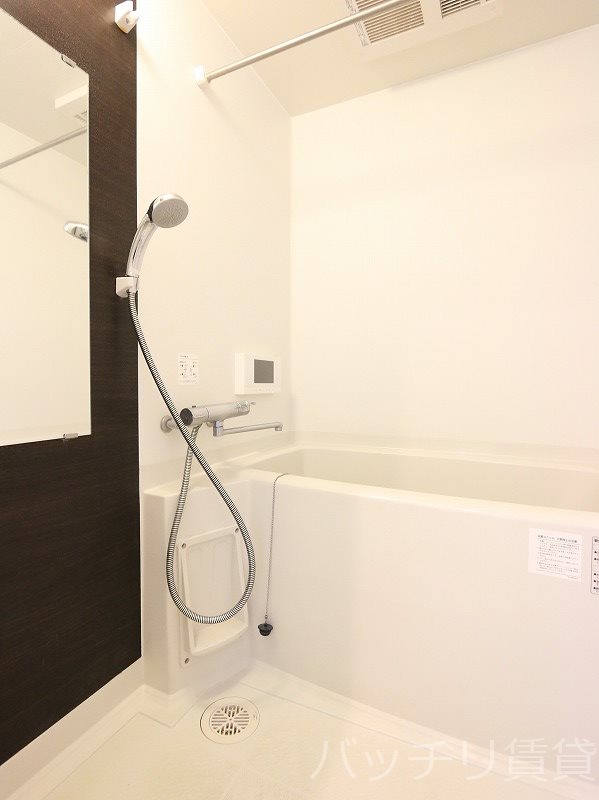バス・シャワールーム　写真は同シリーズタイプの為、現状優先になります。