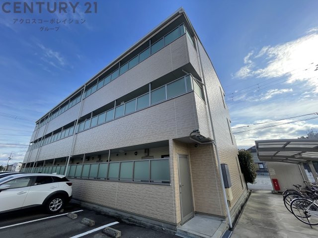 建物外観　オートロック・防犯カメラ付きで安心です！