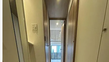 玄関　※別部屋の参考写真です。