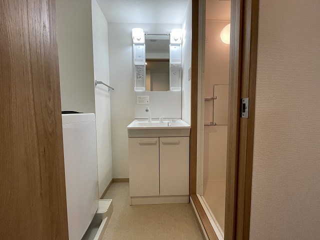 洗面設備　別間取り・別部屋部屋（302号室の写真です）