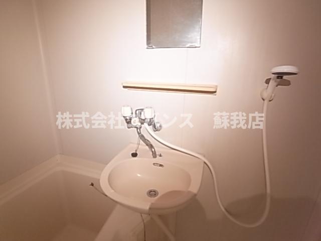 洗面設備　スペースが確保できる洗面所です