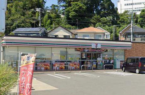 コンビニ　セブンイレブン厚木恩名片岸店（コンビニ）まで427m