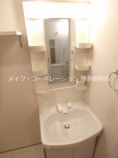 洗面設備　※入居駐車の為別部屋写真使用現状優先