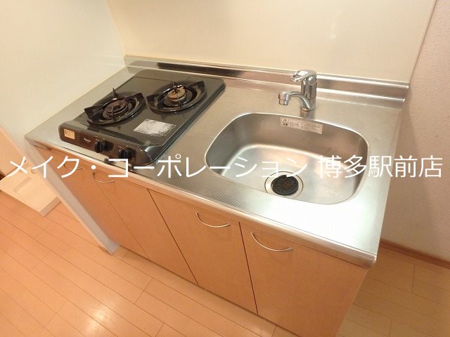 キッチン　※入居駐車の為別部屋写真使用現状優先