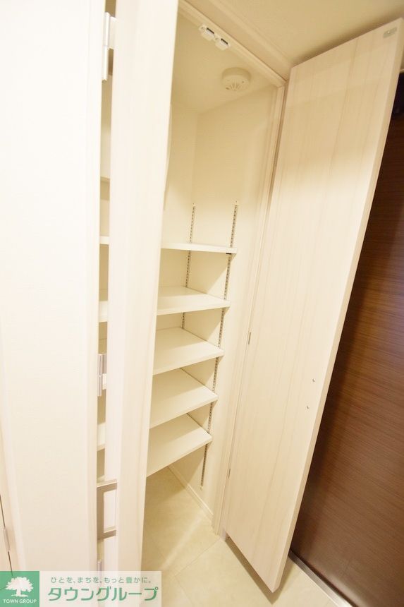 収納　同物件別部屋写真