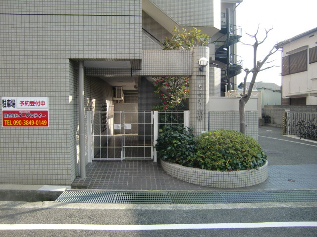 エントランス　建物の内部です