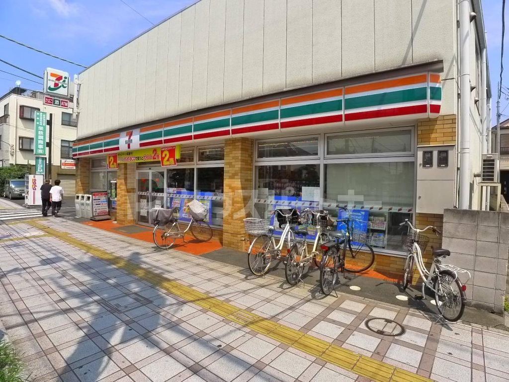 コンビニ　セブンイレブン足立梅島駅北店（コンビニ）まで200m