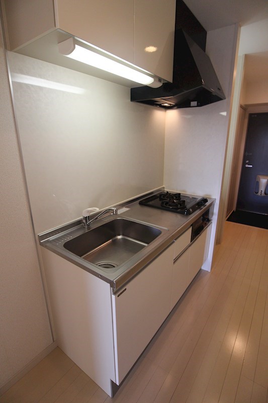 キッチン　※別号室の写真です。大人女子必須の使い易いキッチンです。