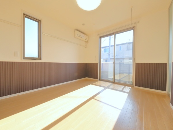 居室・リビング　入居中またはリフォーム中のため同棟別室写真