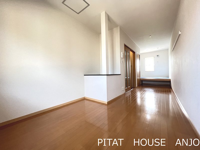 居室・リビング　参考写真１０２（反転タイプ）