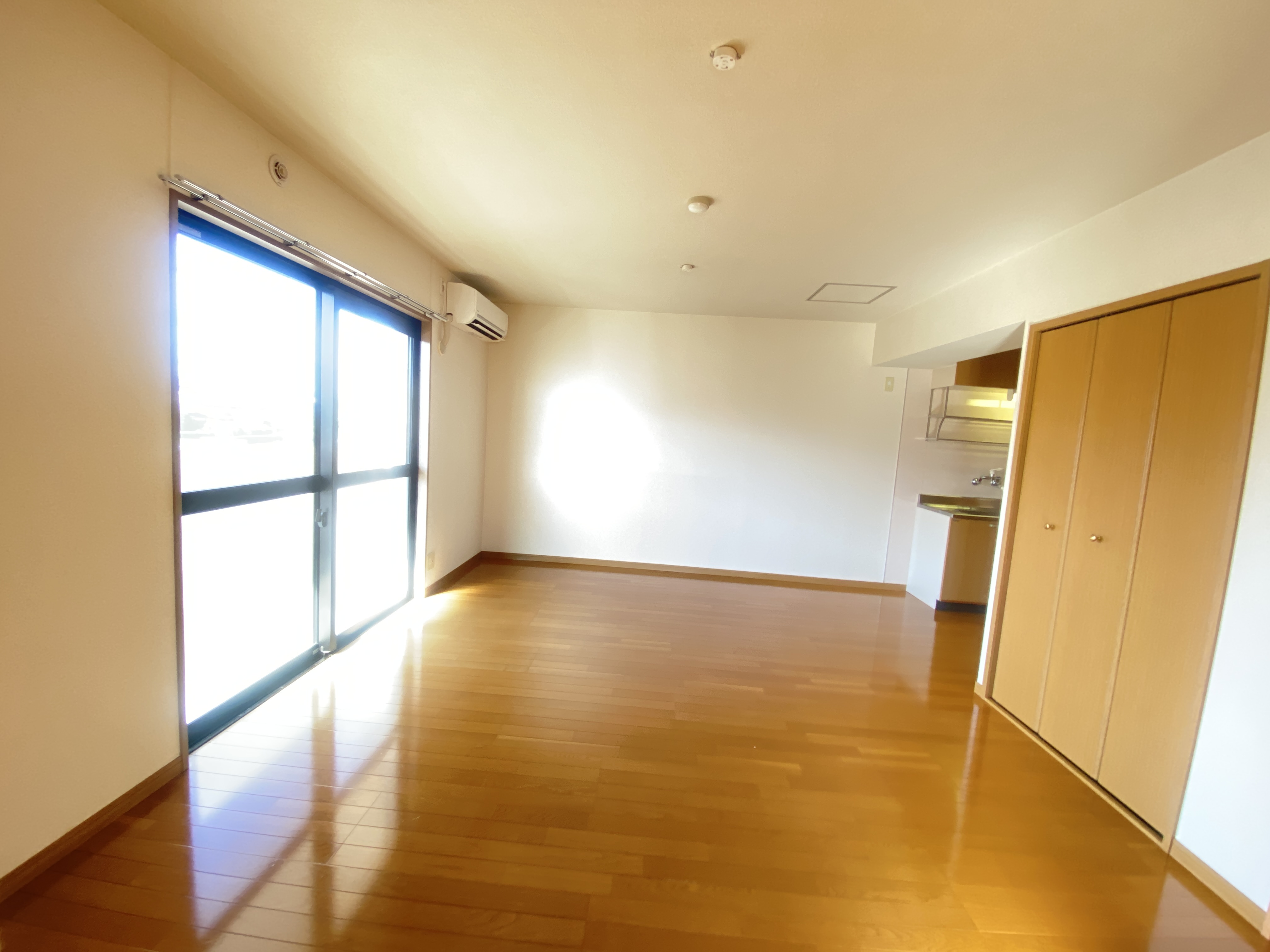 居室・リビング　同タイプ物件の内観イメージです