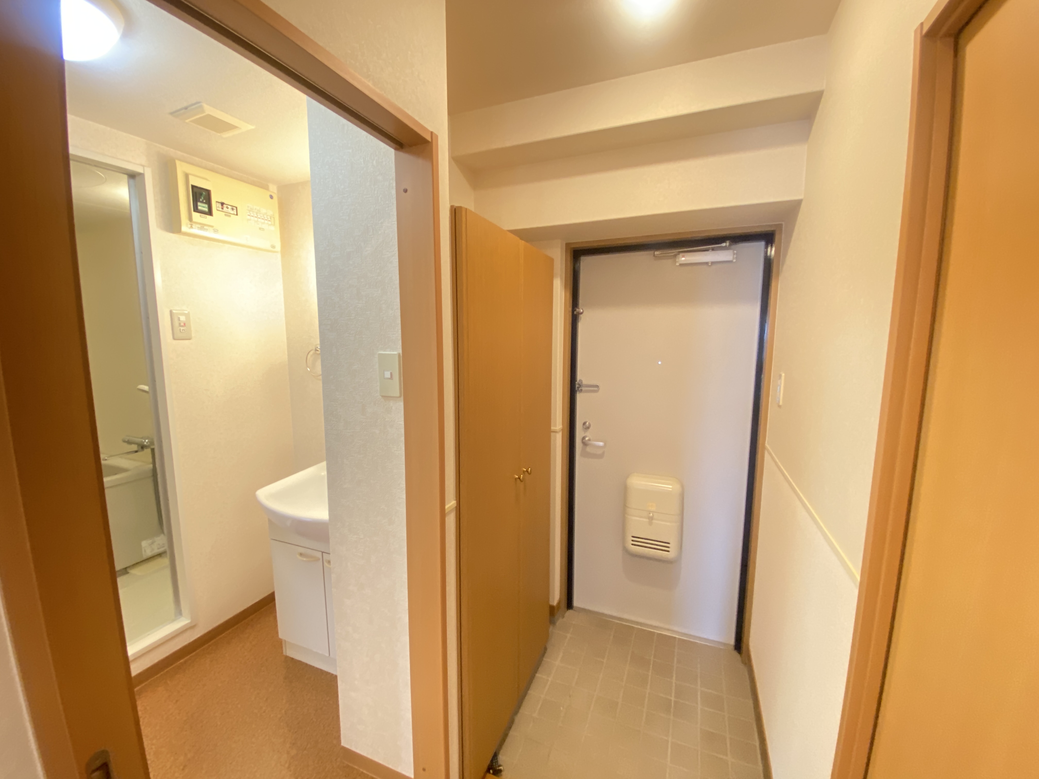 玄関　同タイプ物件の内観イメージです