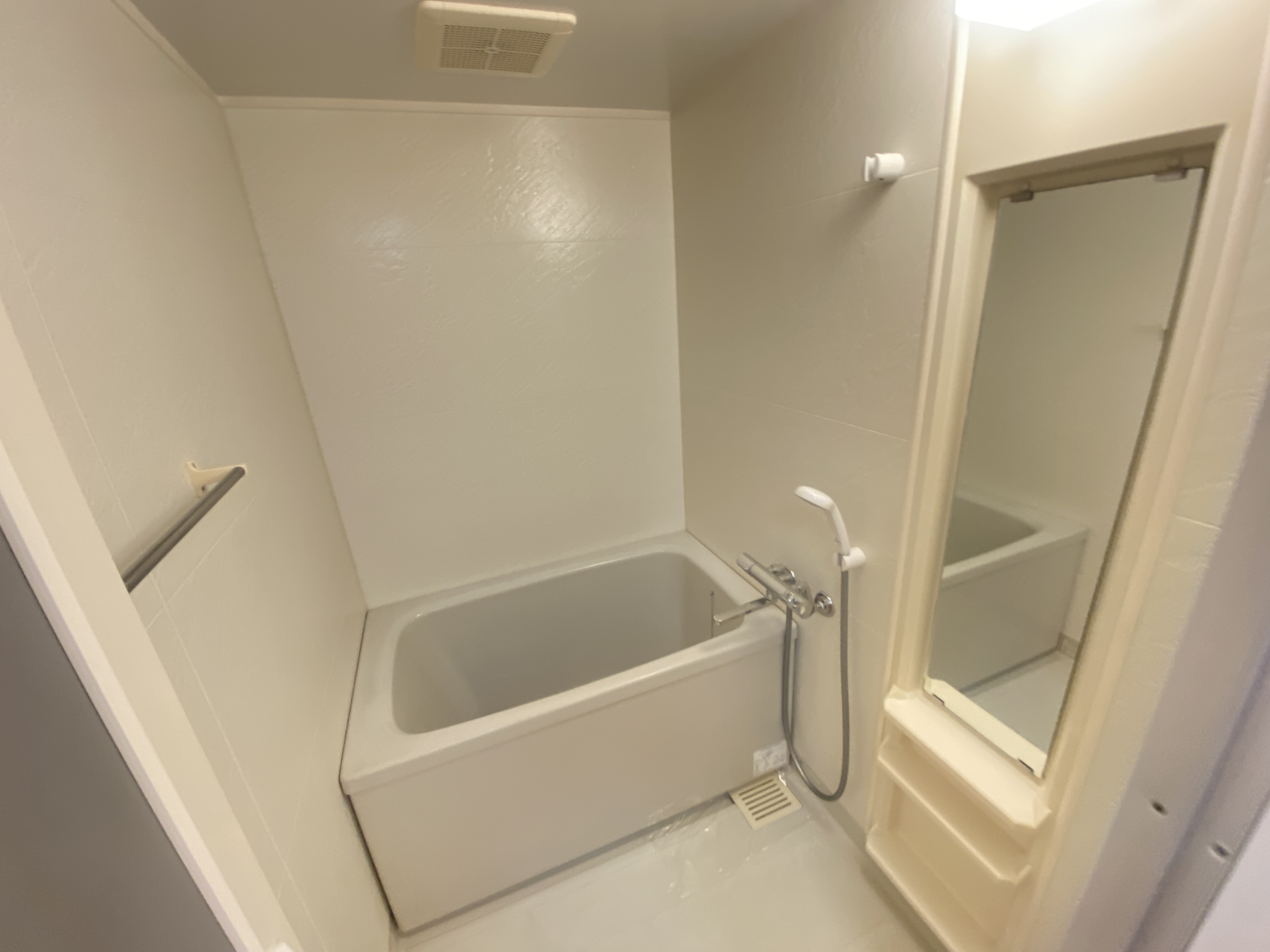 バス・シャワールーム　同タイプ物件の内観イメージです