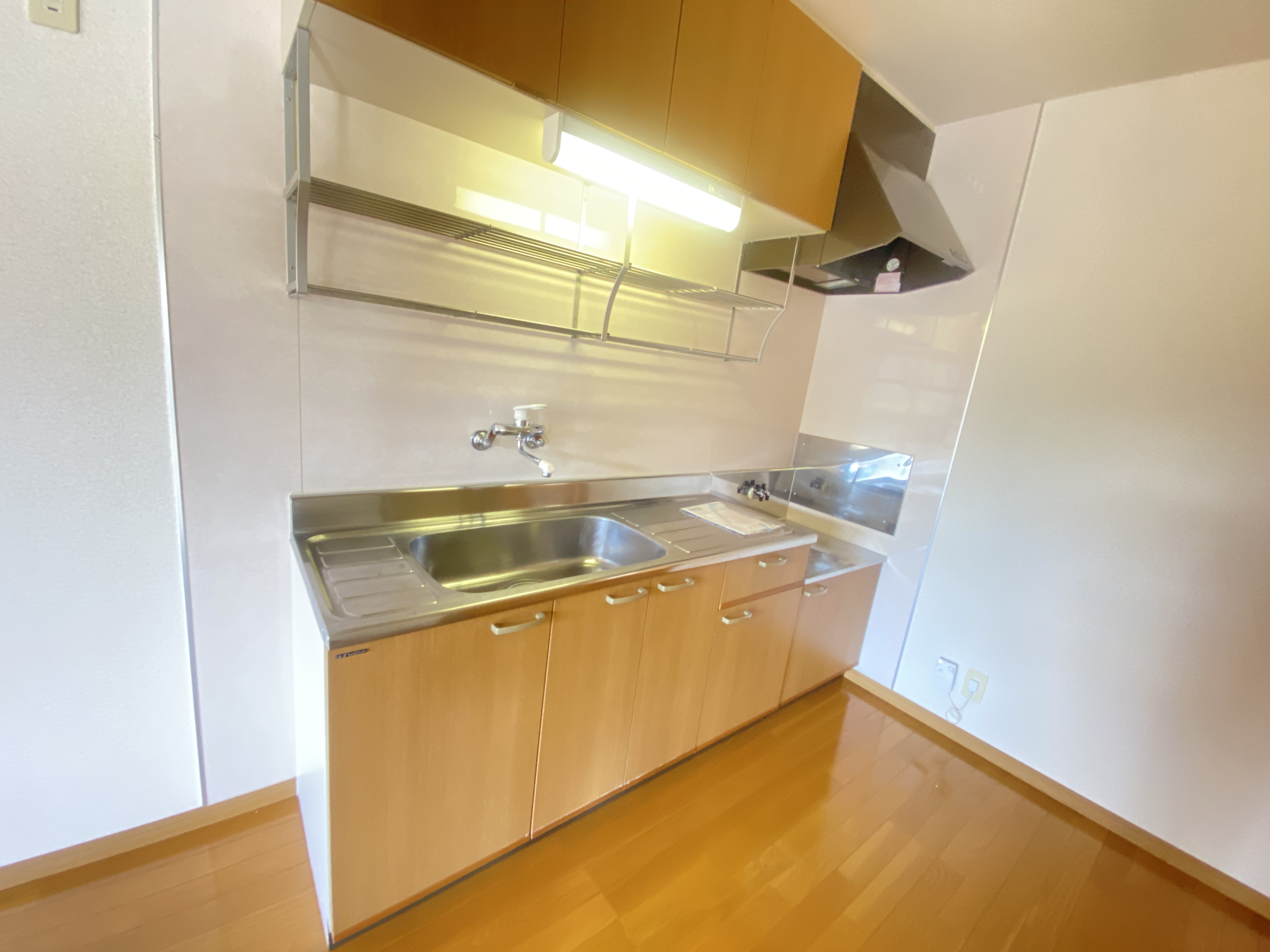 キッチン　同タイプ物件の内観イメージです