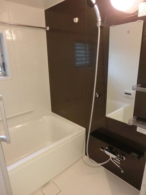 バス・シャワールーム　★浴室乾燥機付きバスルーム★