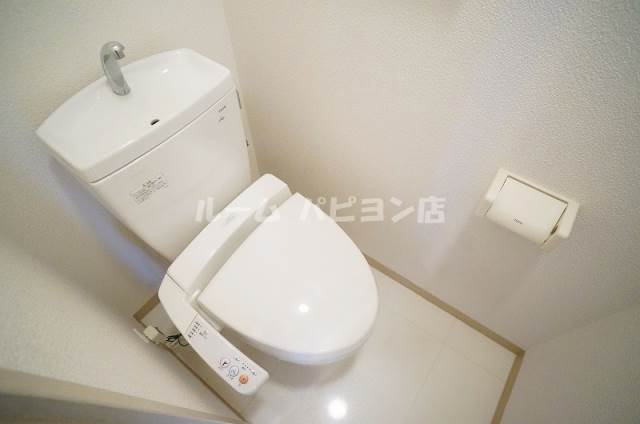 トイレ　別号室