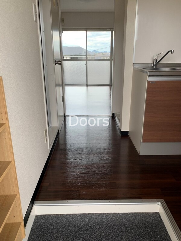 玄関　他のお部屋の写真です。