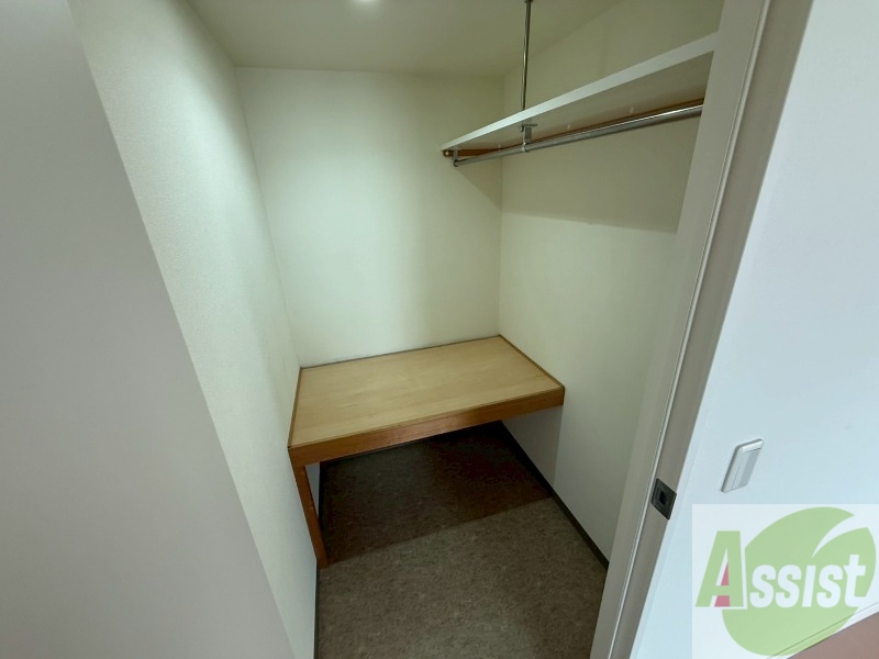 収納　寝室の収納です。部屋がすっきり片付きます。