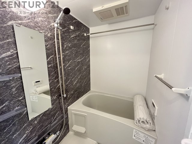 バス・シャワールーム　追い炊き機能・浴室乾燥機付きで便利！