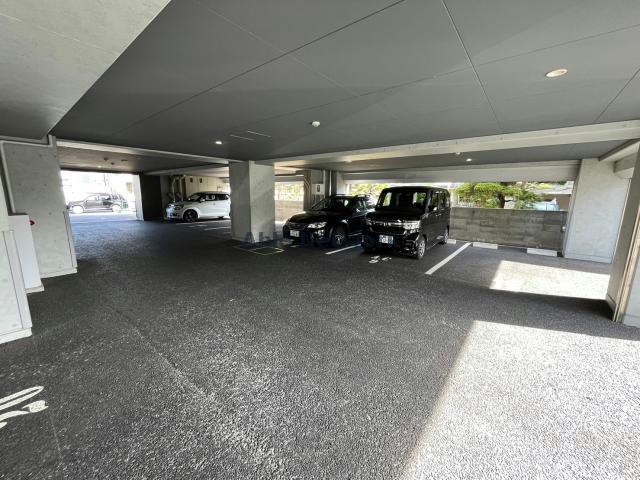 駐車場　駐車場