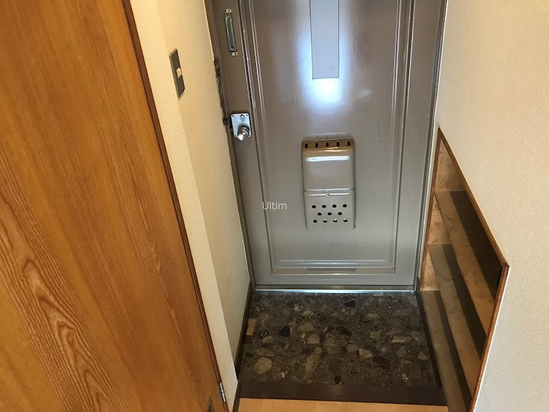 玄関　同タイプ別室の画像です、ご参考までに