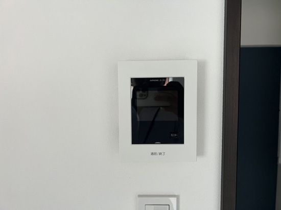 セキュリティ　モニター付きインターホン