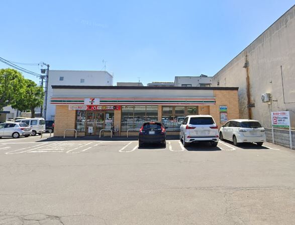 コンビニ　セブンイレブン札幌北1条東12丁目店（コンビニ）まで188m