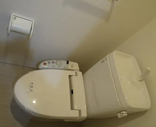 トイレ　別部屋の画像を使用しております。