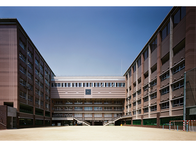 中学校　京都市立京都御池中学校（中学校）まで528m