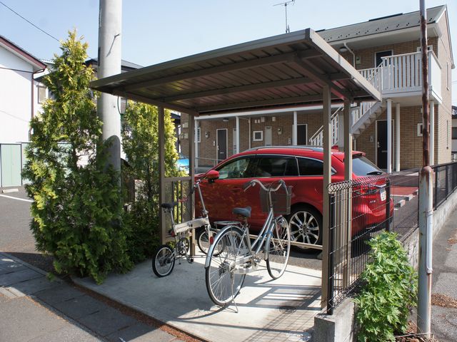 その他共有部分　屋根付きの駐輪場があります♪