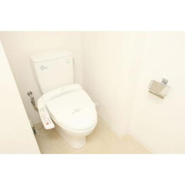 トイレ　※写真は同タイプ住戸です。